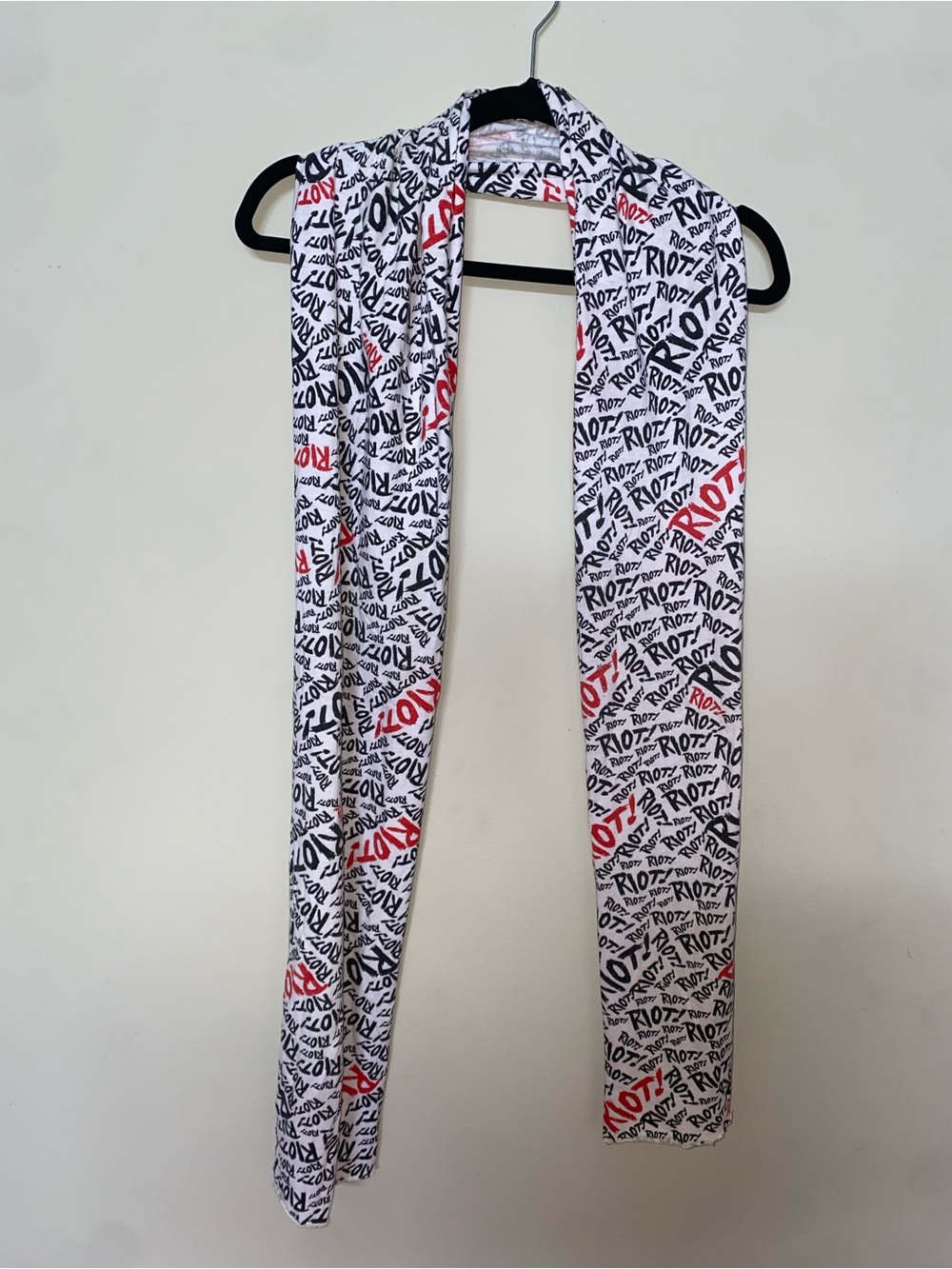 Paramore Riot Scarf - Picture 3 of 4